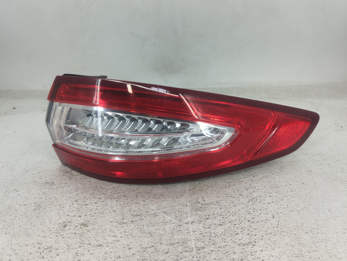 2013-2016 Ford Fusion Tail Light Assembly Passenger Right OEM P/N:DS73-13404-AM Fits Fits 2013 2014 2015 2016 OEM Used Auto 