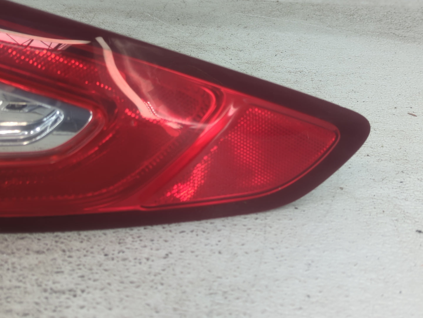 2013-2016 Ford Fusion Tail Light Assembly Passenger Right OEM P/N:DS73-13404-AH Fits Fits 2013 2014 2015 2016 OEM Used Auto 