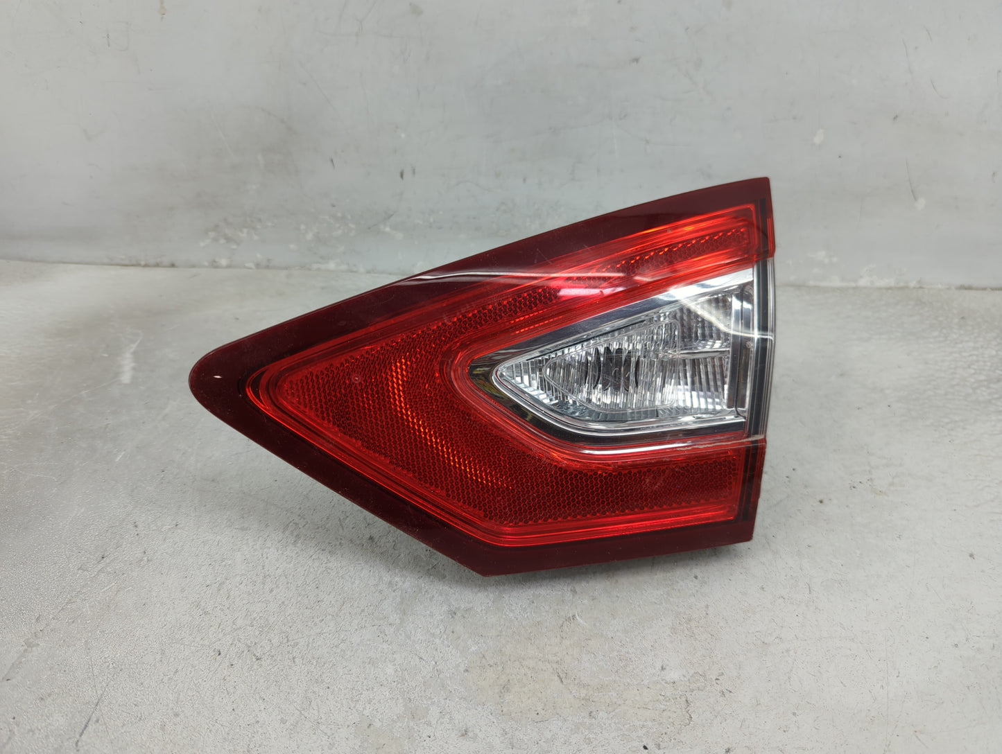 2013-2016 Ford Fusion Tail Light Assembly Passenger Right OEM P/N:DS73-13A602-AE Fits Fits 2013 2014 2015 2016 OEM Used Auto
