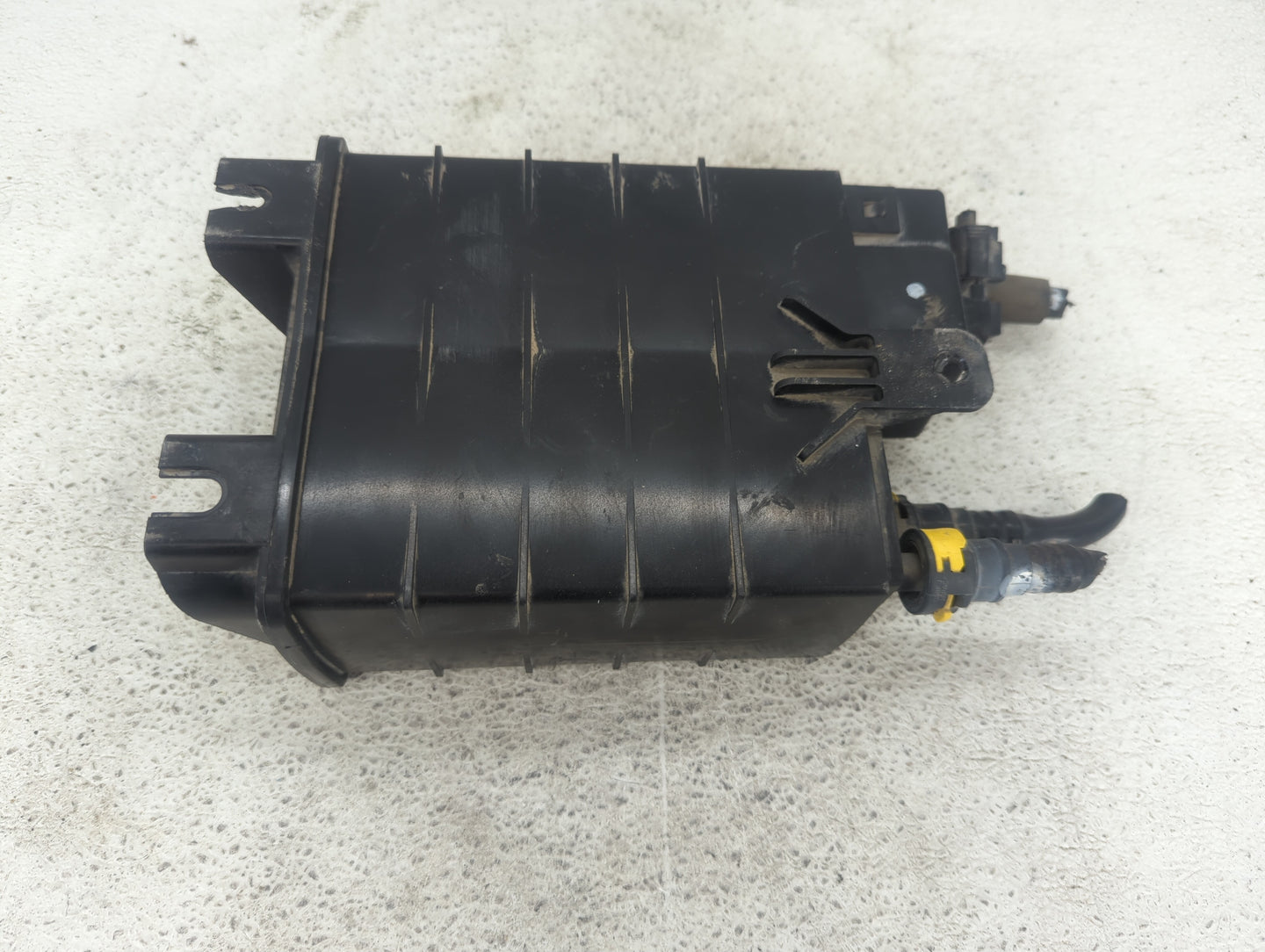 2016 Ford Fusion Fuel Vapor Charcoal Canister 1437113 - Oemusedautoparts1.com