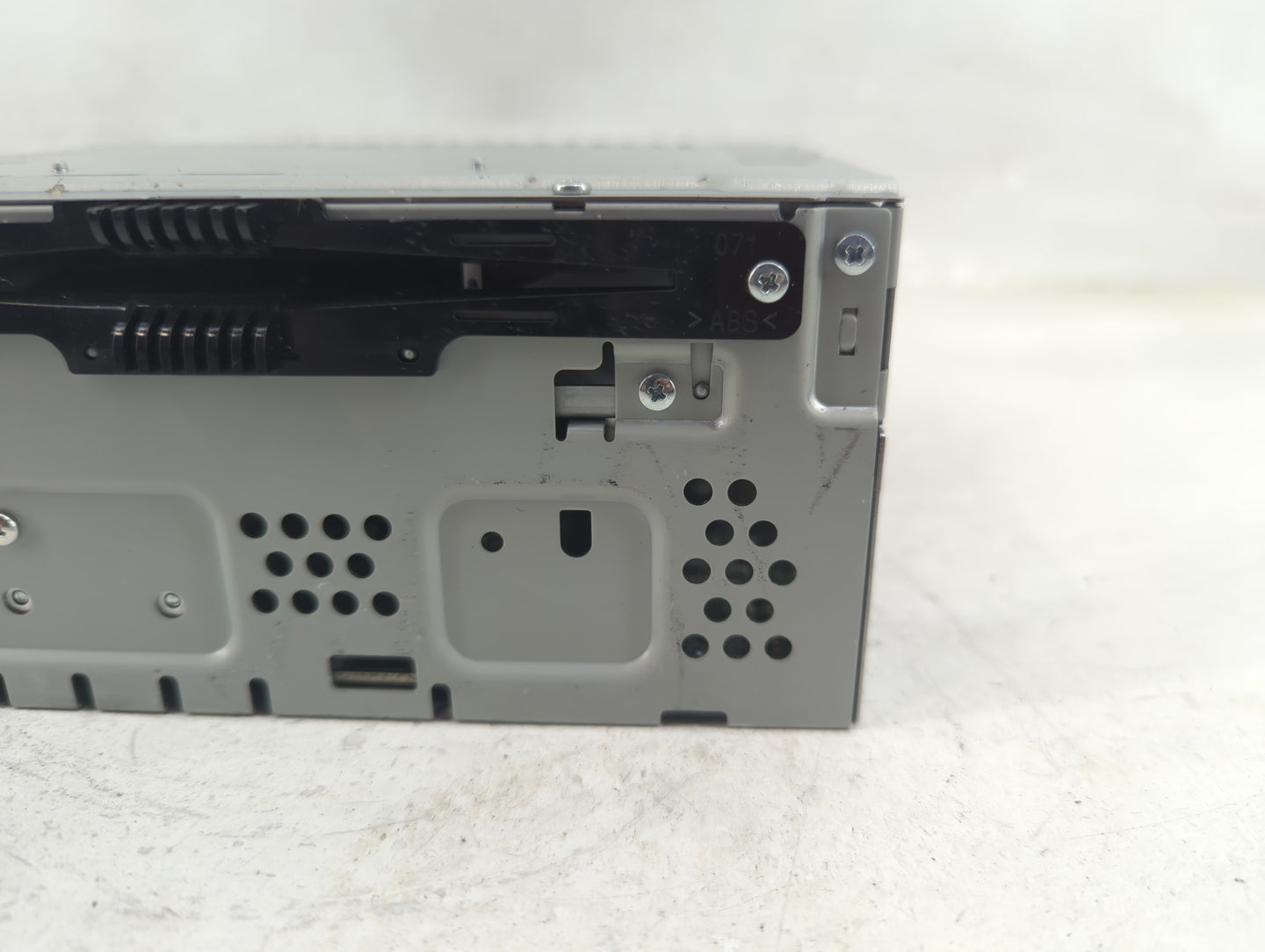 2016 Ford Fusion Radio AM FM Cd Player Receiver Replacement P/N:CQ-CJ15N04MA Fits OEM Used Auto Parts - Oemusedautoparts1.co