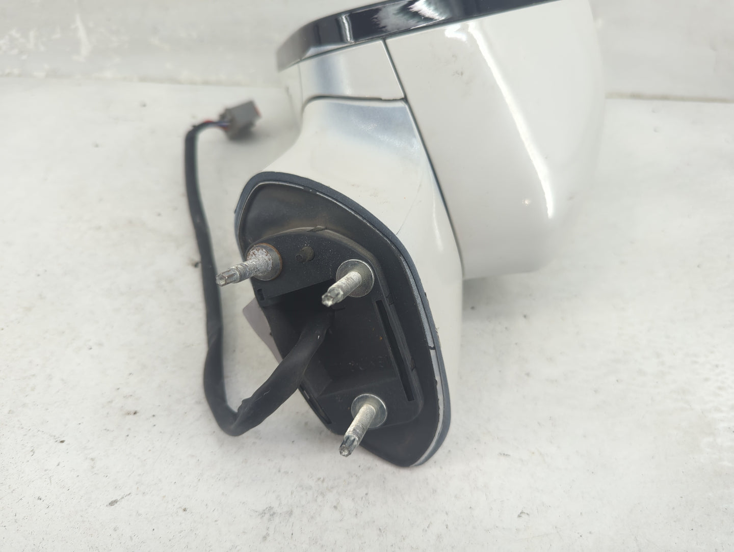 2015-2017 Ford Fusion Driver Side View Mirror - Left Door Mirror OEM Used - Oemusedautoparts1.com