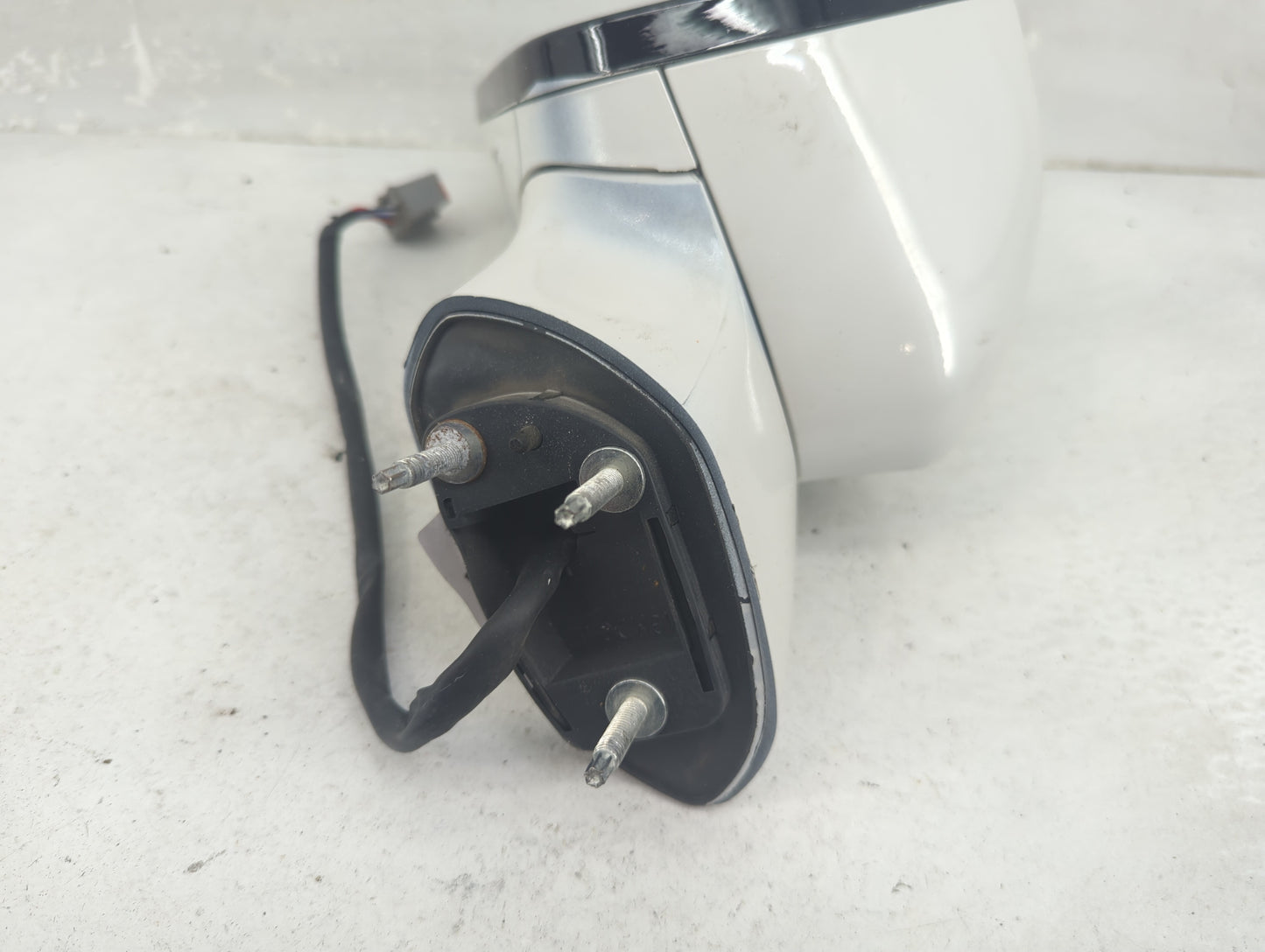 2015-2017 Ford Fusion Driver Side View Mirror - Left Door Mirror OEM Used - Oemusedautoparts1.com