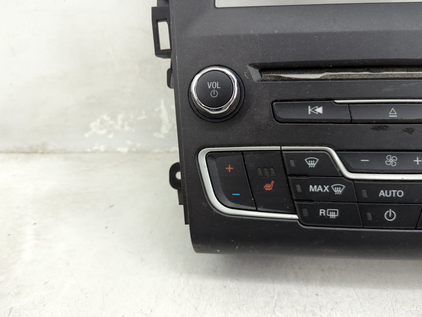 2016-2020 Ford Fusion Radio Control Panel - Oemusedautoparts1.com