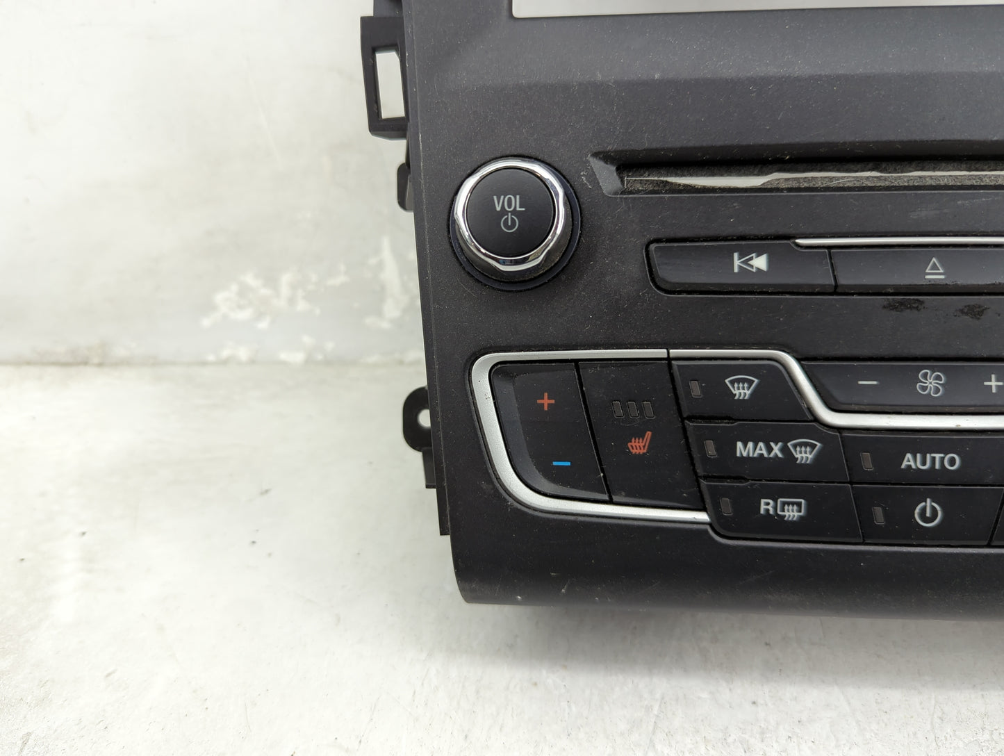 2016-2020 Ford Fusion Radio Control Panel - Oemusedautoparts1.com