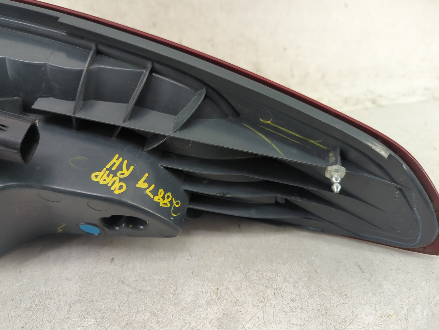 2013-2016 Ford Fusion Tail Light Assembly Passenger Right OEM P/N:DS73-13404-AG Fits Fits 2013 2014 2015 2016 OEM Used Auto 