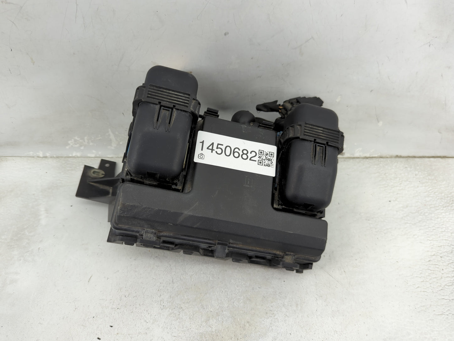 2015-2016 Ford Fusion Fusebox Fuse Box Panel Relay Module P/N:G2GT14A075AA BT2T-14B192-AB, BV-2618192-BA Fits Fits 2015 2016