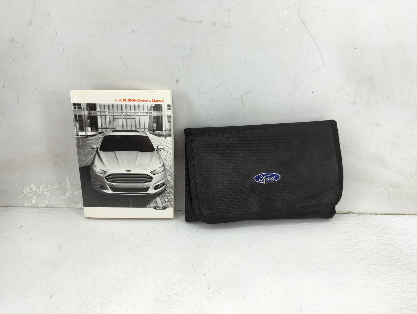 2016 Ford Fusion Owners Manual Book Guide P/N:20150203202023 GE5J19A321AA OEM Used Auto Parts - Oemusedautoparts1.com