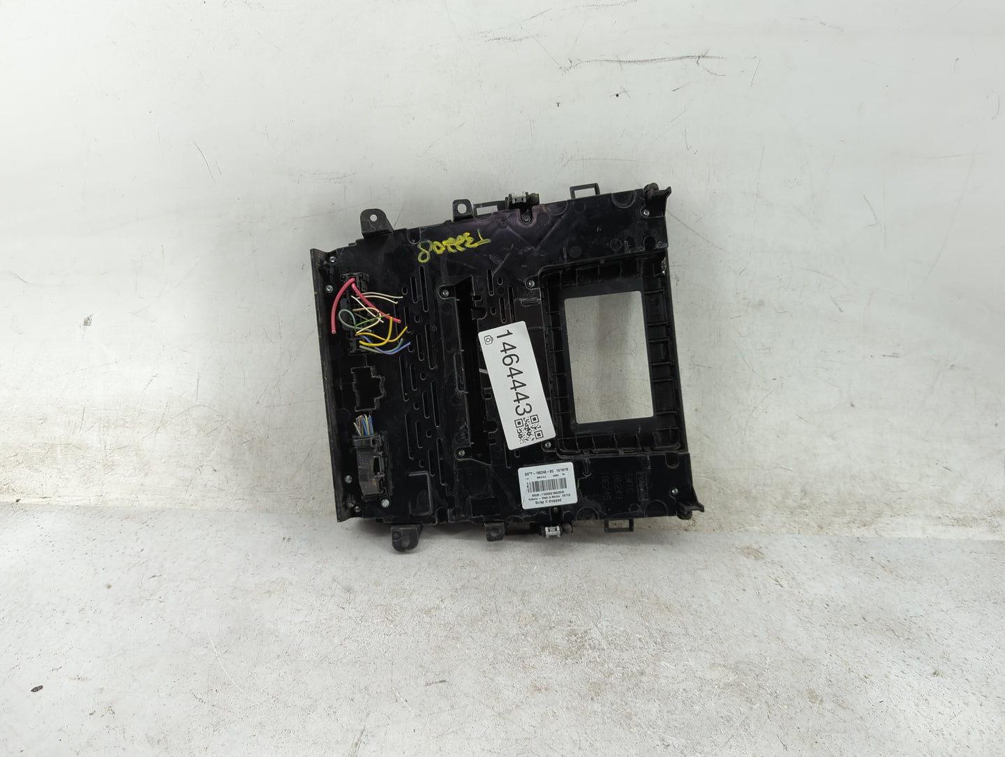 2016-2016 Ford Fusion Radio Control Panel 1464443 - Oemusedautoparts1.com