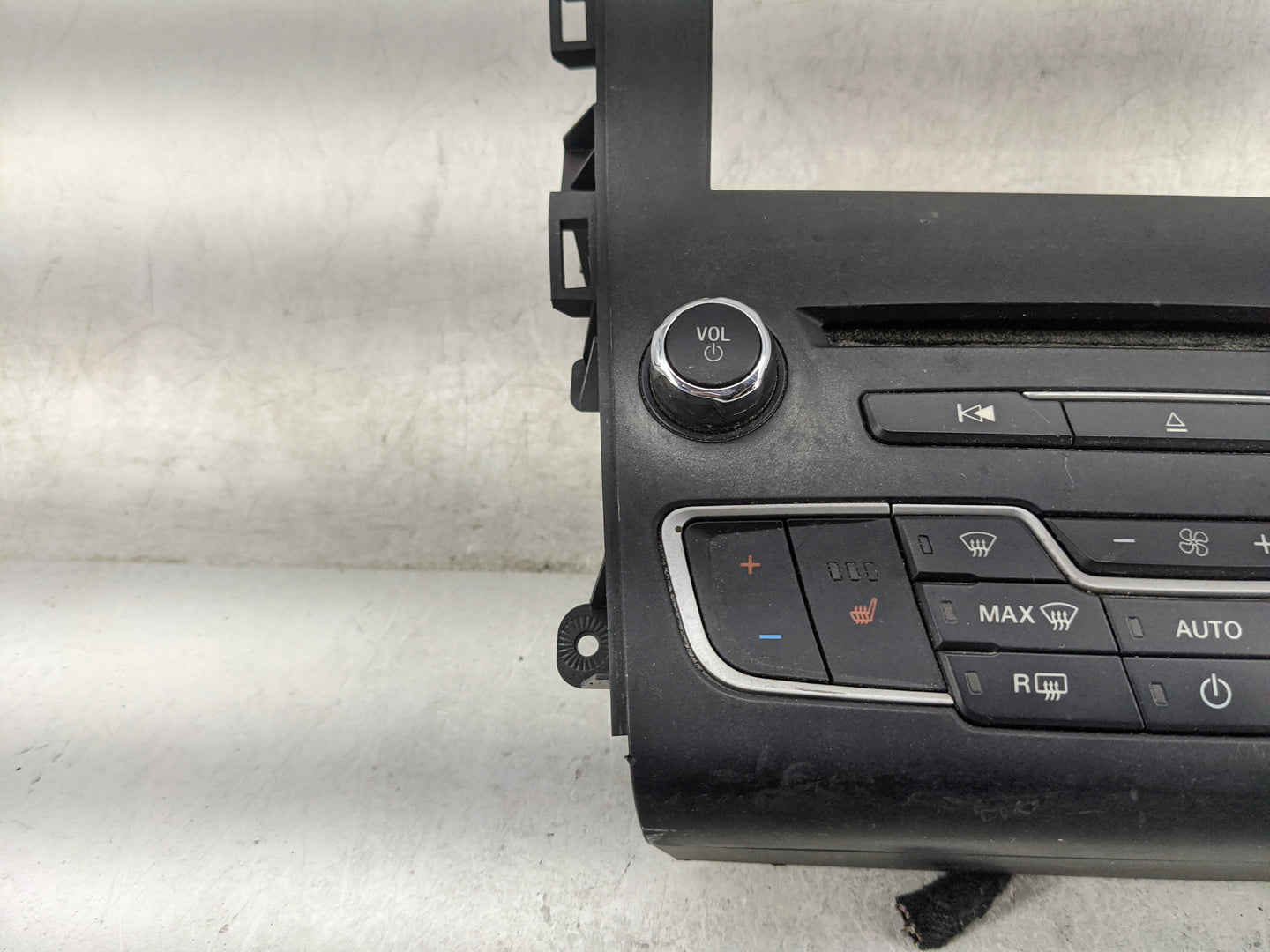 2016-2020 Ford Fusion Radio Control Panel 1468326 - Oemusedautoparts1.com