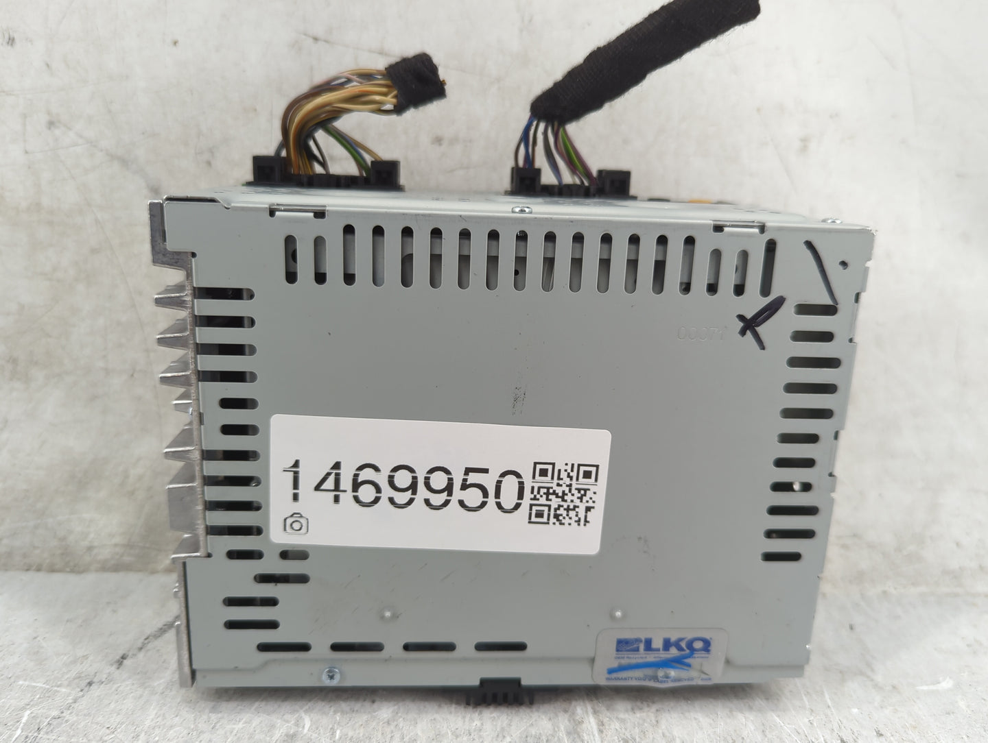 2016 Ford Fusion Radio AM FM Cd Player Receiver Replacement P/N:FS7T-19C107-YB CQ-C31SN0AMA Fits OEM Used Auto Parts - Oemus