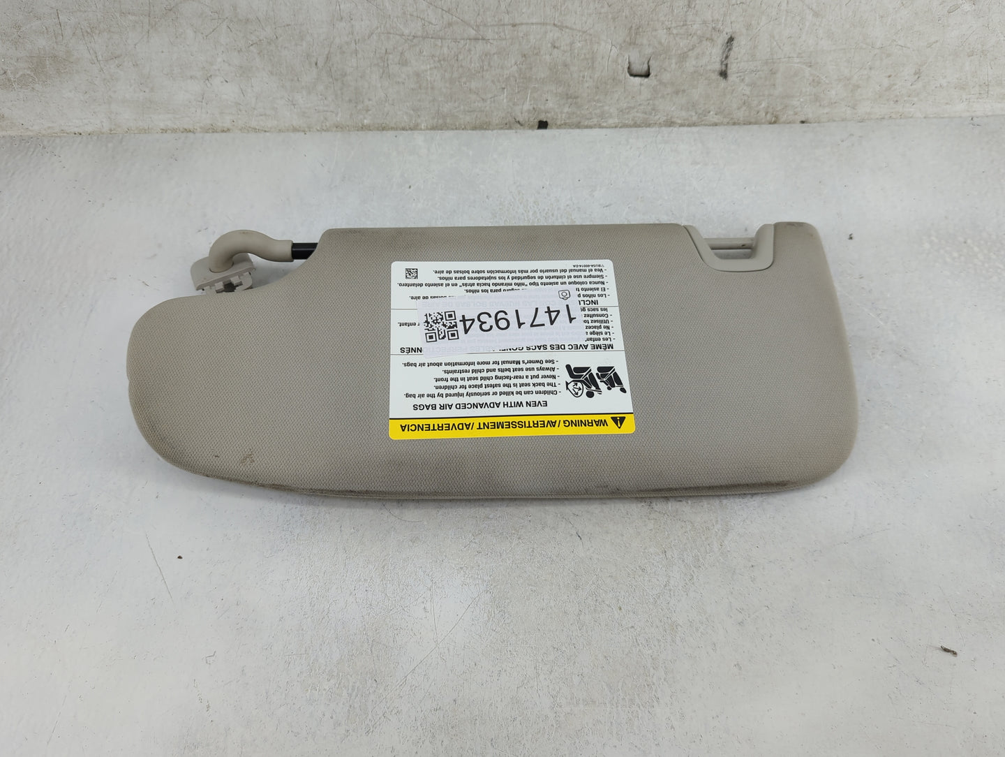 2015-2016 Ford Fusion Sun Visor Shade Replacement Passenger Right Mirror Fits Fits 2015 2016 OEM Used Auto Parts - Oemusedau