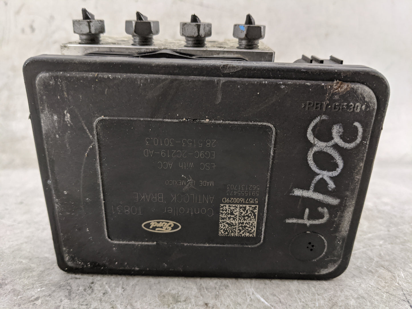2014-2016 Ford Fusion ABS Pump Control Module Replacement P/N:EG9C-2C405-AG EG9C-2C219-AD Fits Fits 2014 2015 2016 OEM Used 