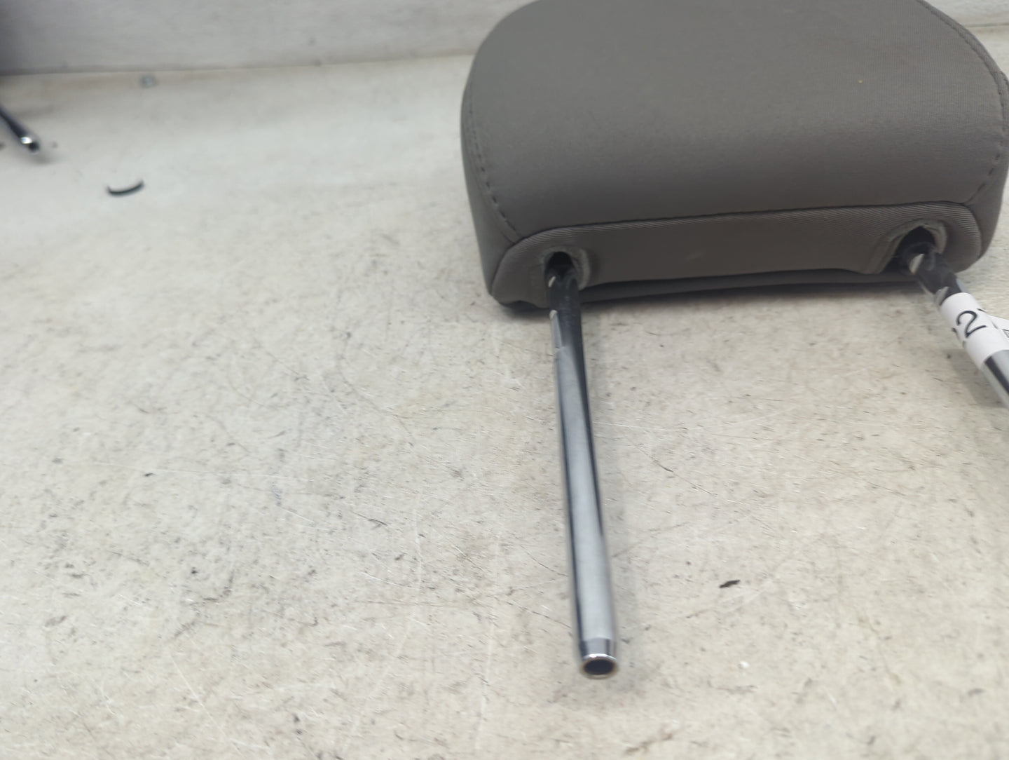2016 Ford Fusion Headrest Head Rest Front Driver Passenger Seat Fits Fits 1999 2000 2001 2002 OEM Used Auto Parts - Oemuseda