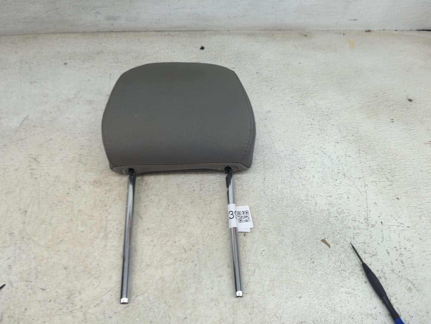 2016 Ford Fusion Headrest Head Rest Front Driver Seat Gray 1472393 - Oemusedautoparts1.com