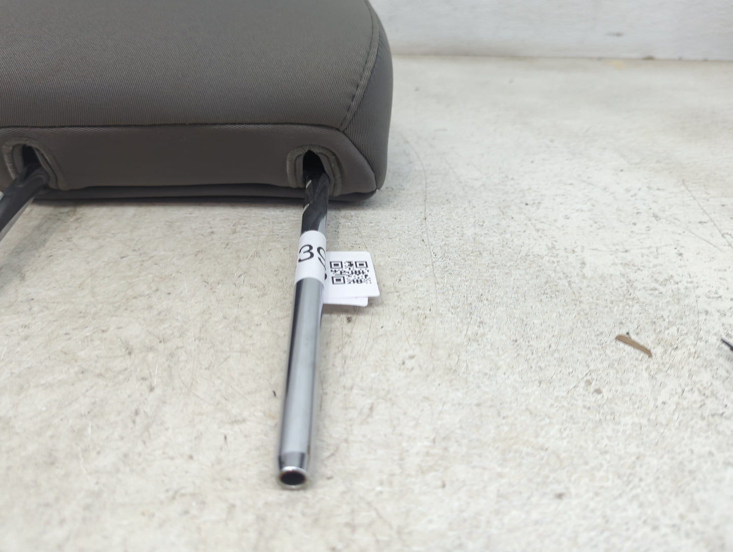 2016 Ford Fusion Headrest Head Rest Front Driver Seat Gray 1472393 - Oemusedautoparts1.com