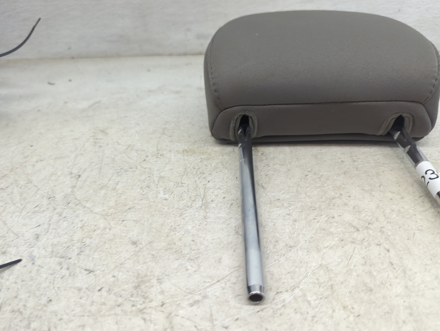 2016 Ford Fusion Headrest Head Rest Front Driver Seat Gray 1472393 - Oemusedautoparts1.com