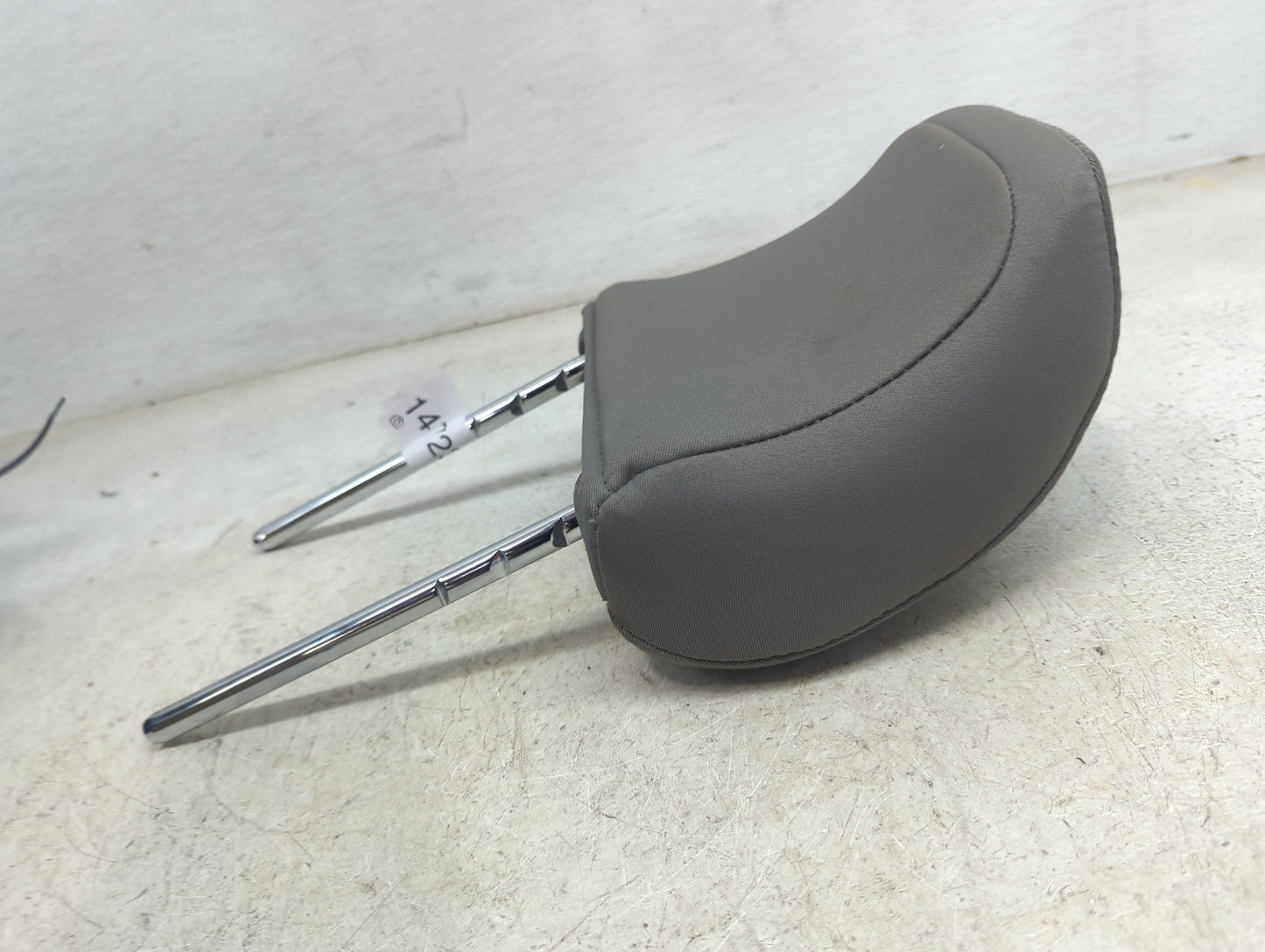 2016 Ford Fusion Headrest Head Rest Front Driver Seat Gray 1472393 - Oemusedautoparts1.com