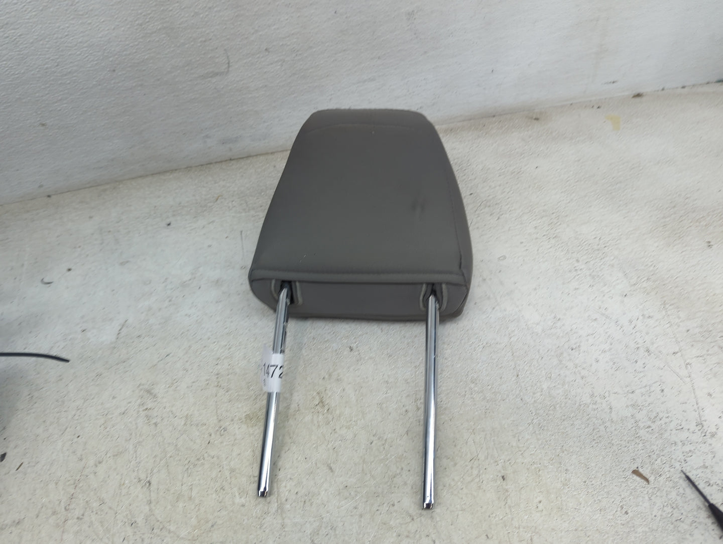 2016 Ford Fusion Headrest Head Rest Front Driver Seat Gray 1472393 - Oemusedautoparts1.com