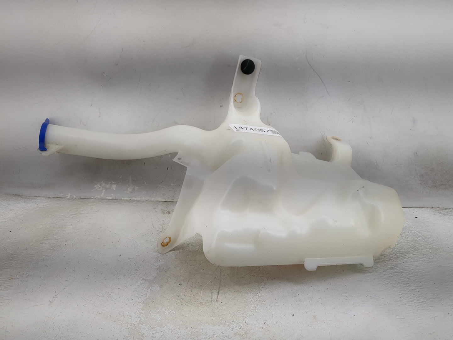 2015-2016 Ford Fusion Windshield Washer Fluid Reservoir Bottle Oem 1474057 - Oemusedautoparts1.com