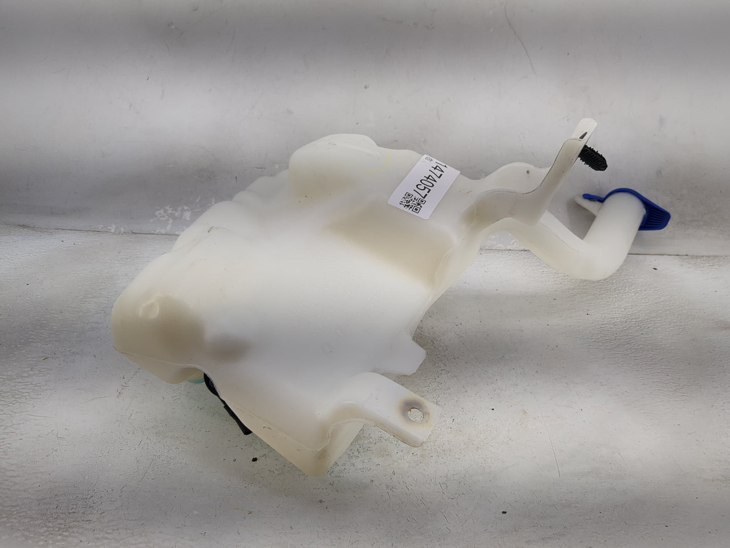 2015-2016 Ford Fusion Windshield Washer Fluid Reservoir Bottle Oem 1474057 - Oemusedautoparts1.com