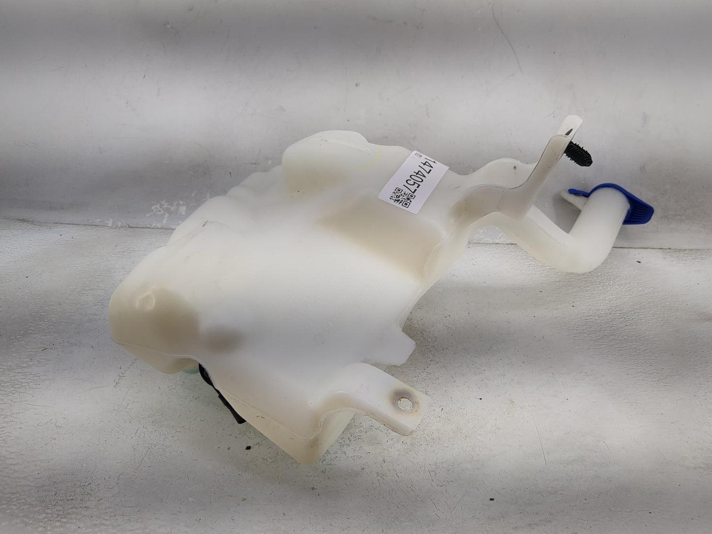 2015-2016 Ford Fusion Windshield Washer Fluid Reservoir Bottle Oem 1474057 - Oemusedautoparts1.com