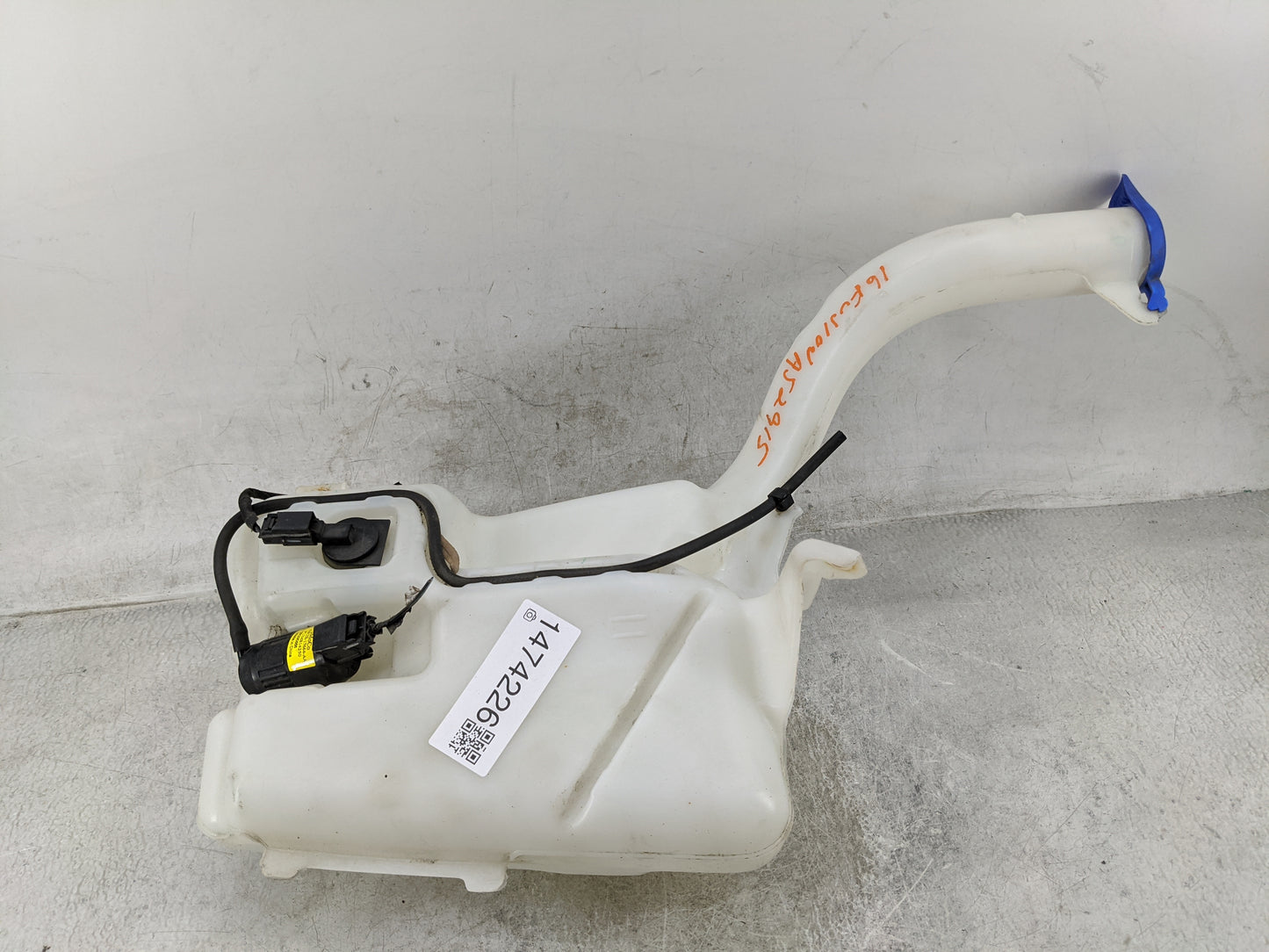 2015-2016 Ford Fusion Windshield Washer Fluid Reservoir Bottle Oem 1474226 - Oemusedautoparts1.com