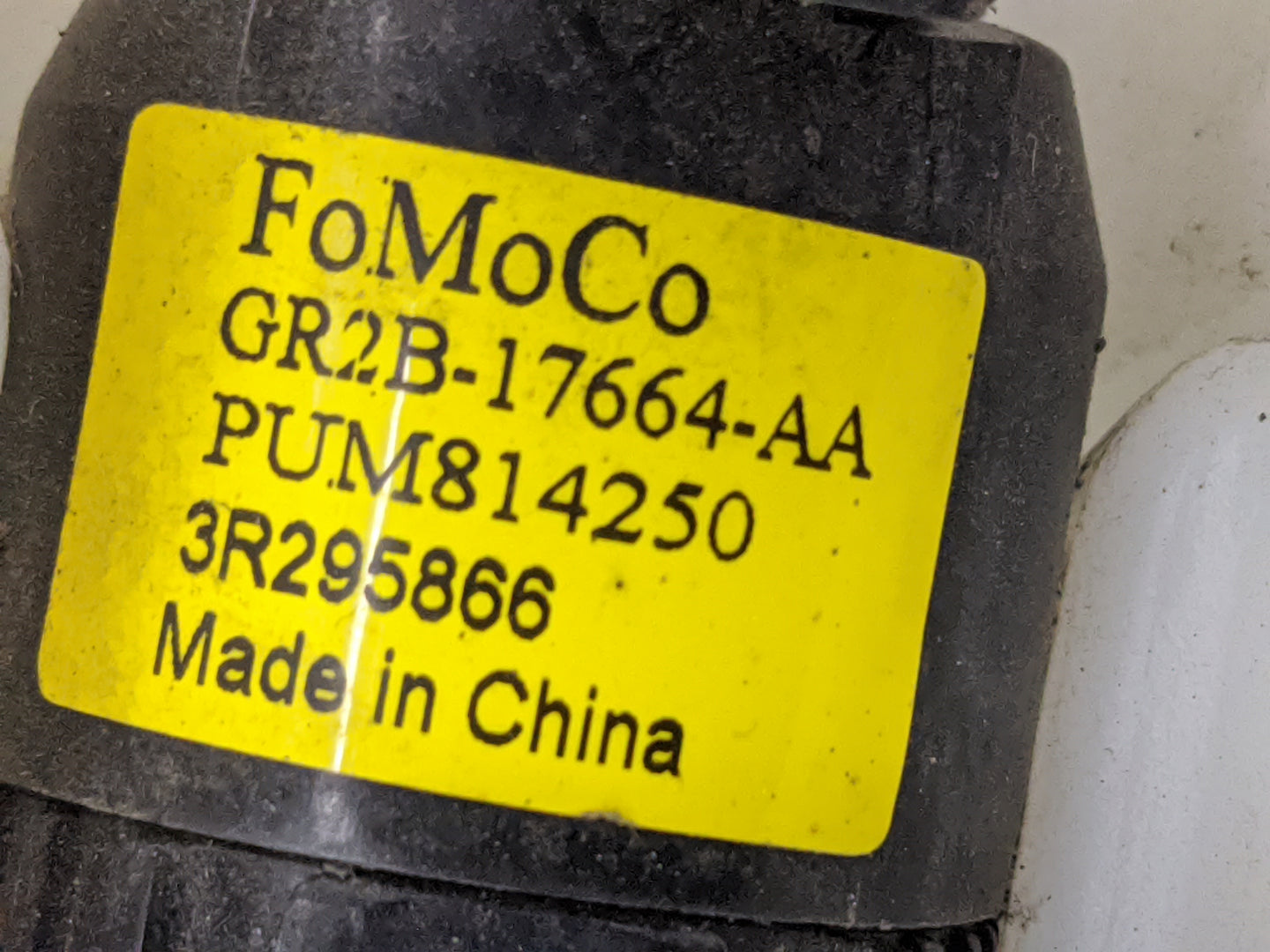 2015-2016 Ford Fusion Windshield Washer Fluid Reservoir Bottle Oem 1474226 - Oemusedautoparts1.com