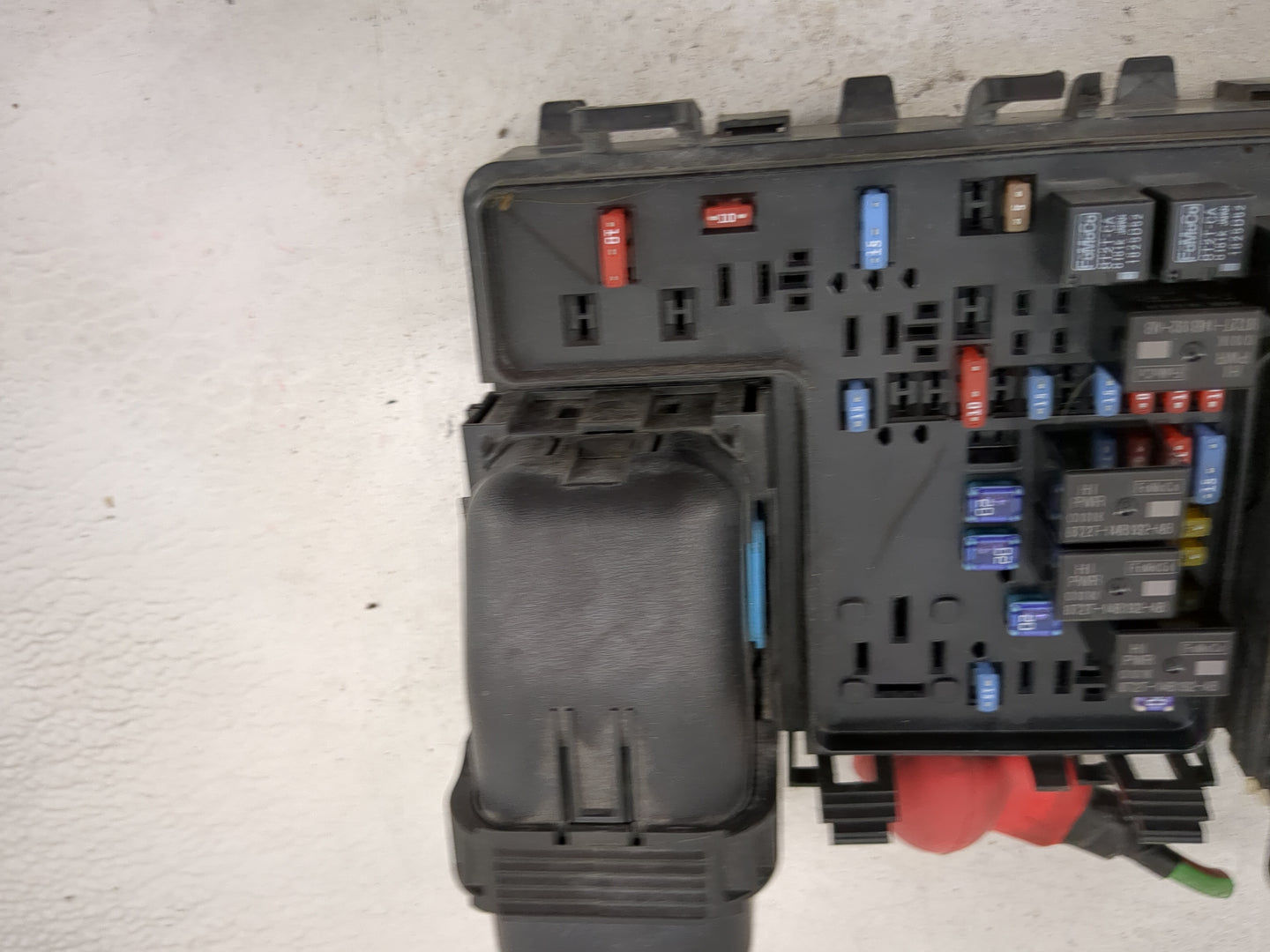 2015-2016 Ford Fusion Fusebox Fuse Box Panel Relay Module P/N:G2GT14A075AA 8T2T-14B192-AB, 8T2T-14B192-BA Fits Fits 2015 201