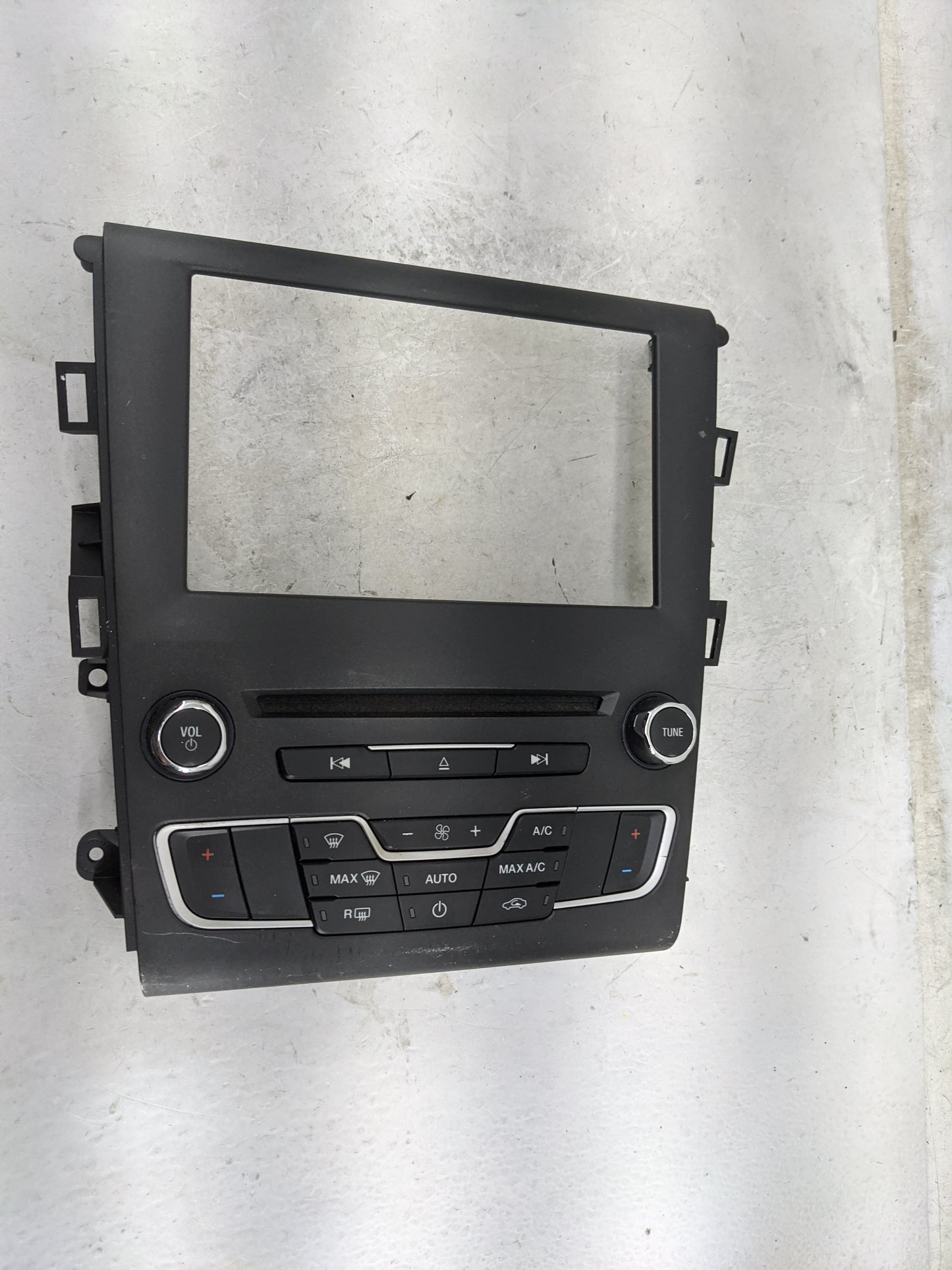 2016-2016 Ford Fusion Radio Control Panel 1483047 - Oemusedautoparts1.com