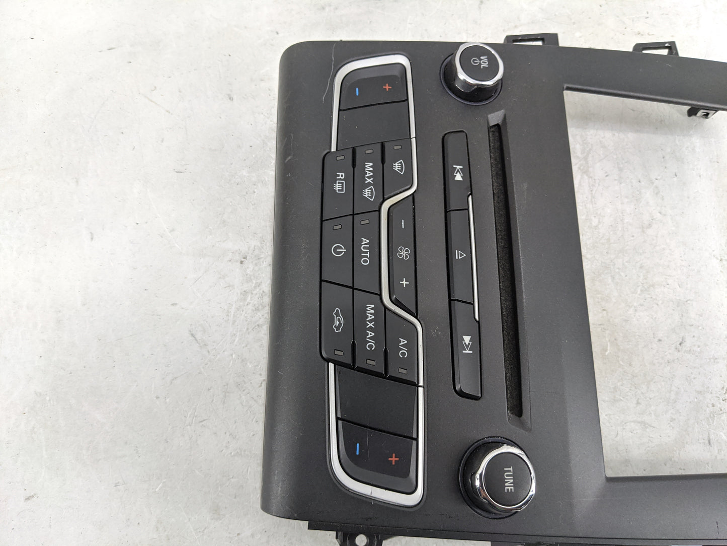 2016-2016 Ford Fusion Radio Control Panel 1483047 - Oemusedautoparts1.com