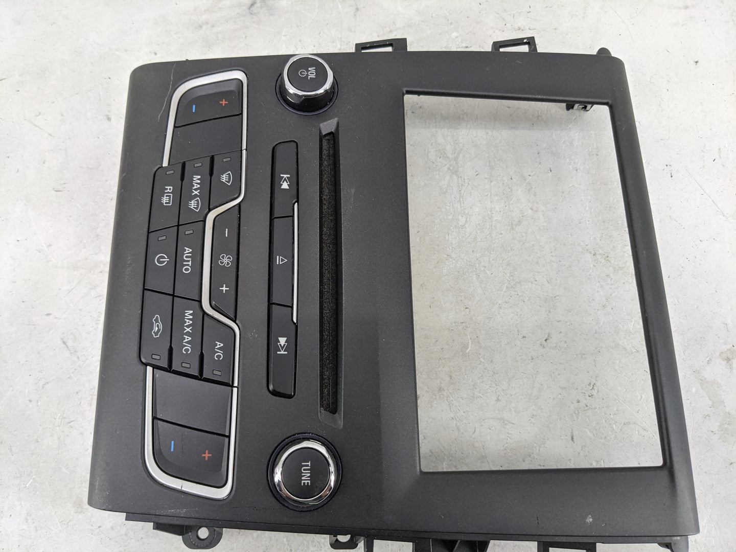 2016-2016 Ford Fusion Radio Control Panel 1483047 - Oemusedautoparts1.com
