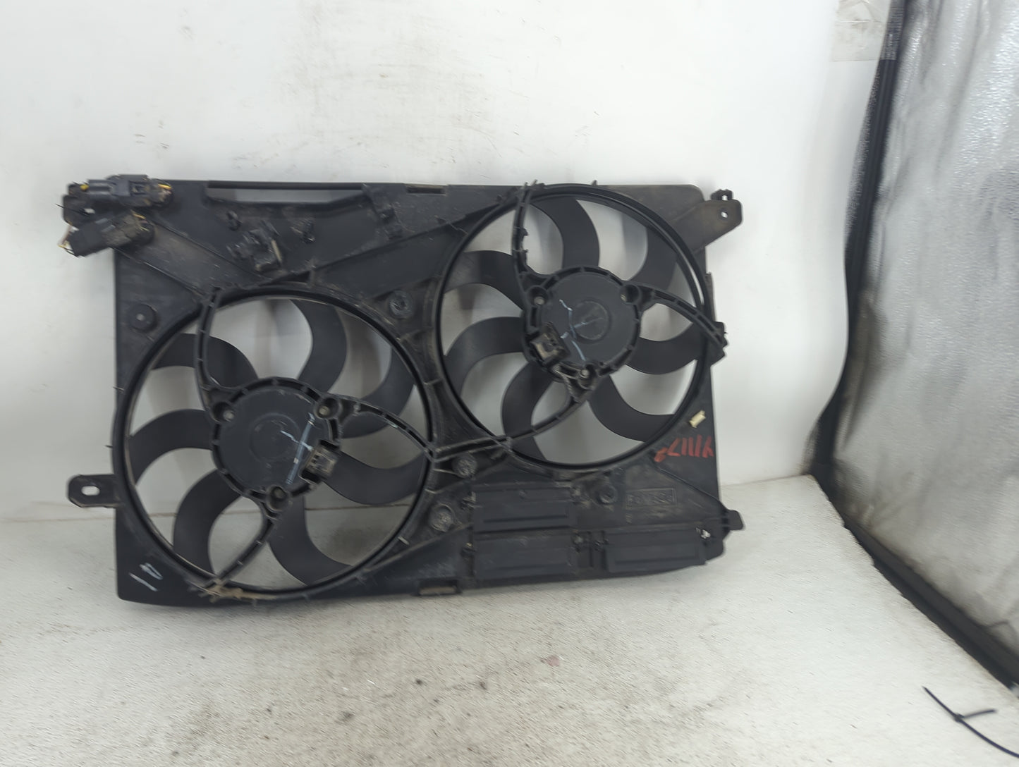 2013-2020 Ford Fusion Electric Radiator Cooling Fan Motor Assembly P/N:10890420 10890620 Fits OEM Used Auto Parts - Oemuseda