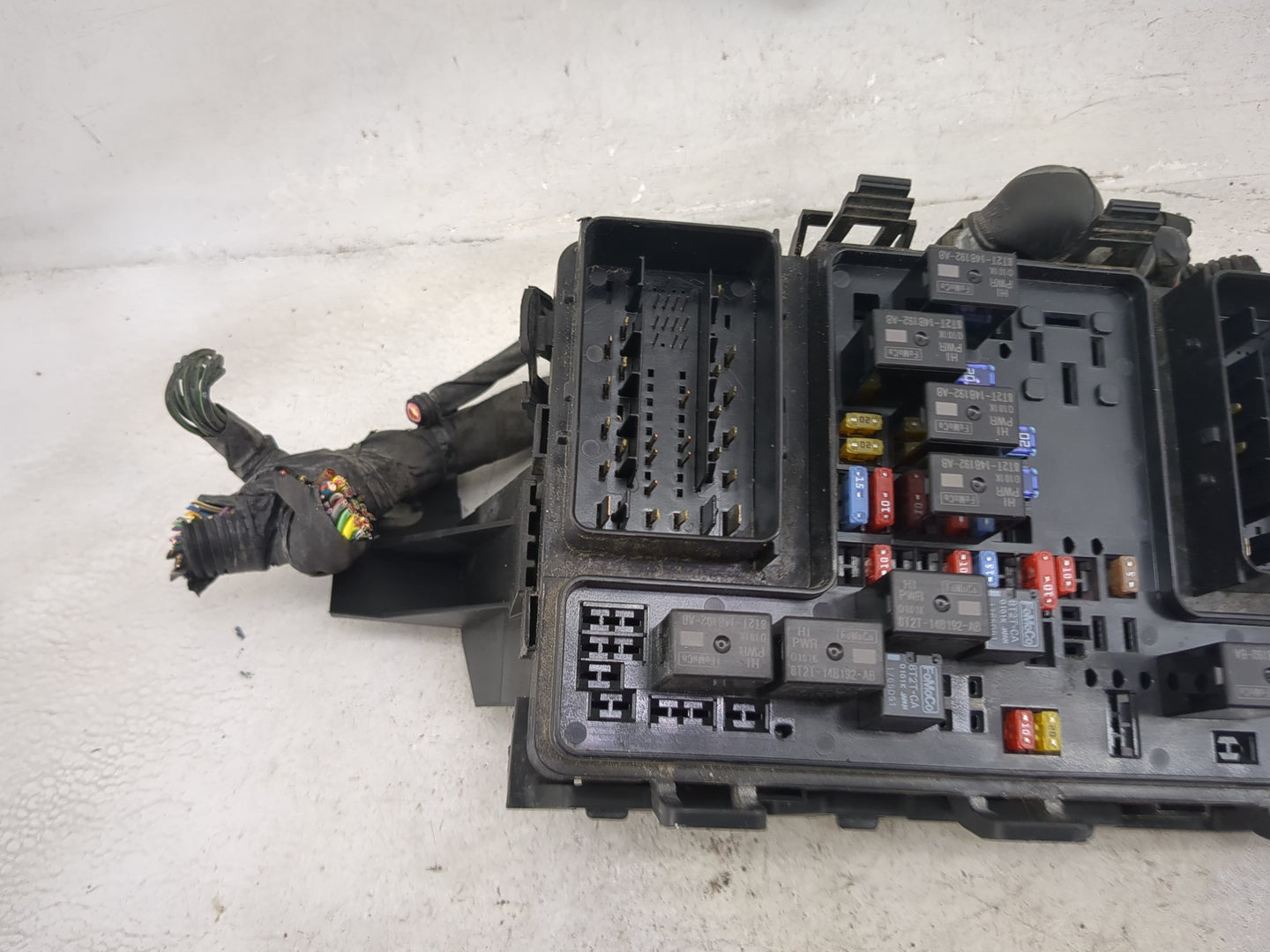 2015-2016 Ford Fusion Fusebox Fuse Box Panel Relay Module P/N:G2GT14A075AA Fits Fits 2015 2016 OEM Used Auto Parts - Oemused