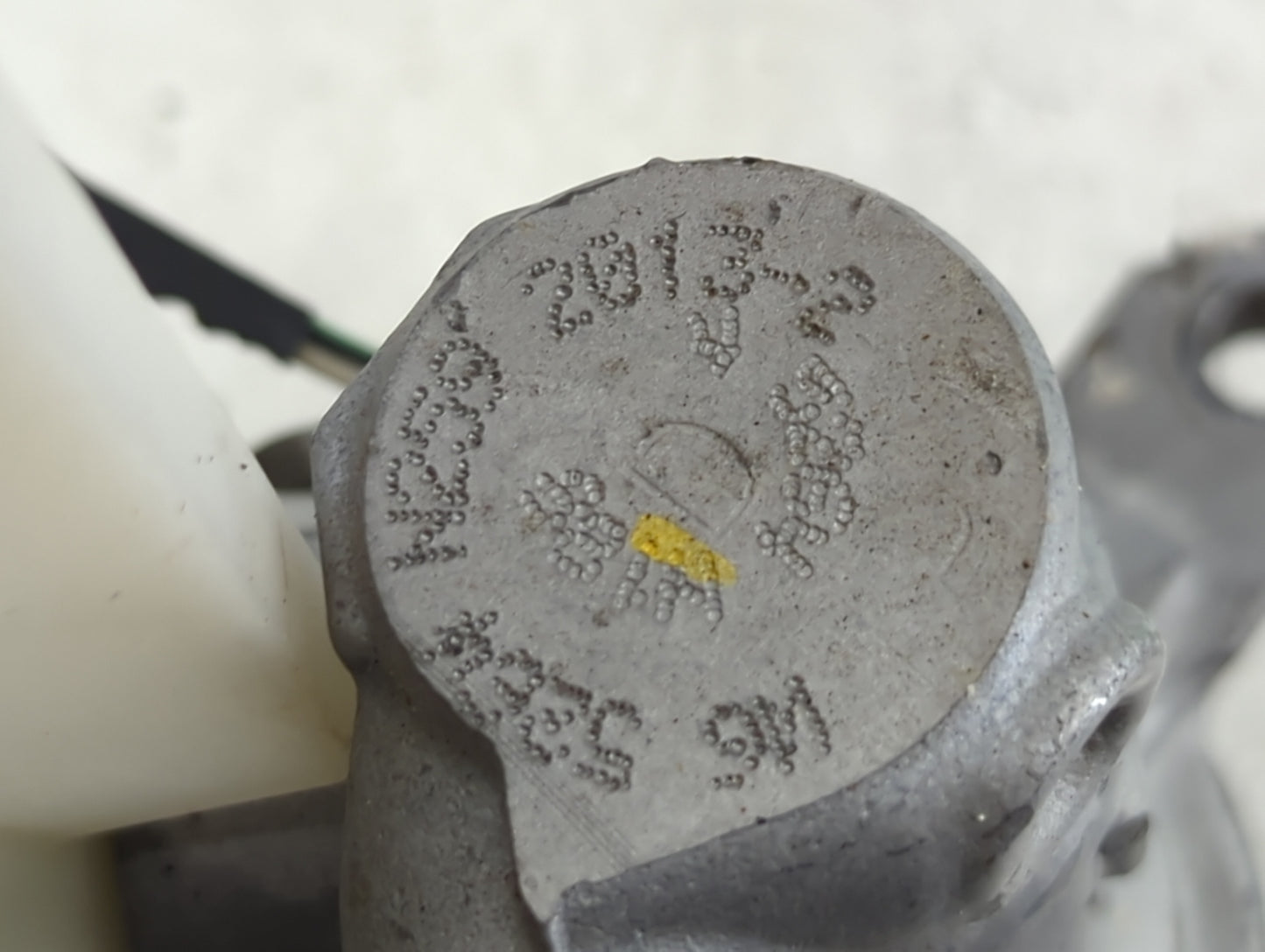 2013-2016 Ford Fusion Brake Master Cylinder 1492418 - Oemusedautoparts1.com