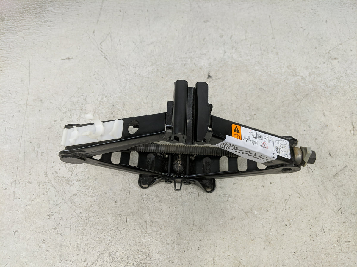 2016 Ford Fusion Spare Scissor Car Jack 1500074 - Oemusedautoparts1.com