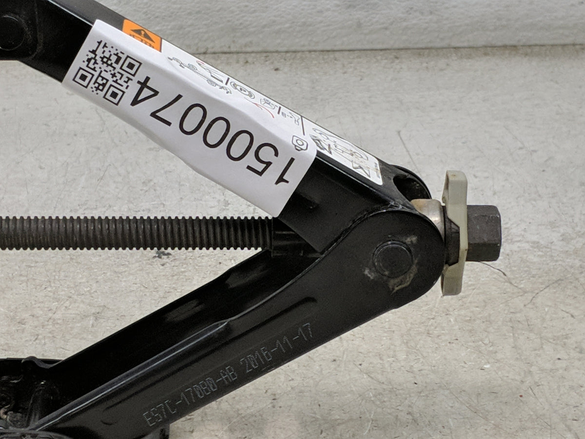 2016 Ford Fusion Spare Scissor Car Jack 1500074 - Oemusedautoparts1.com