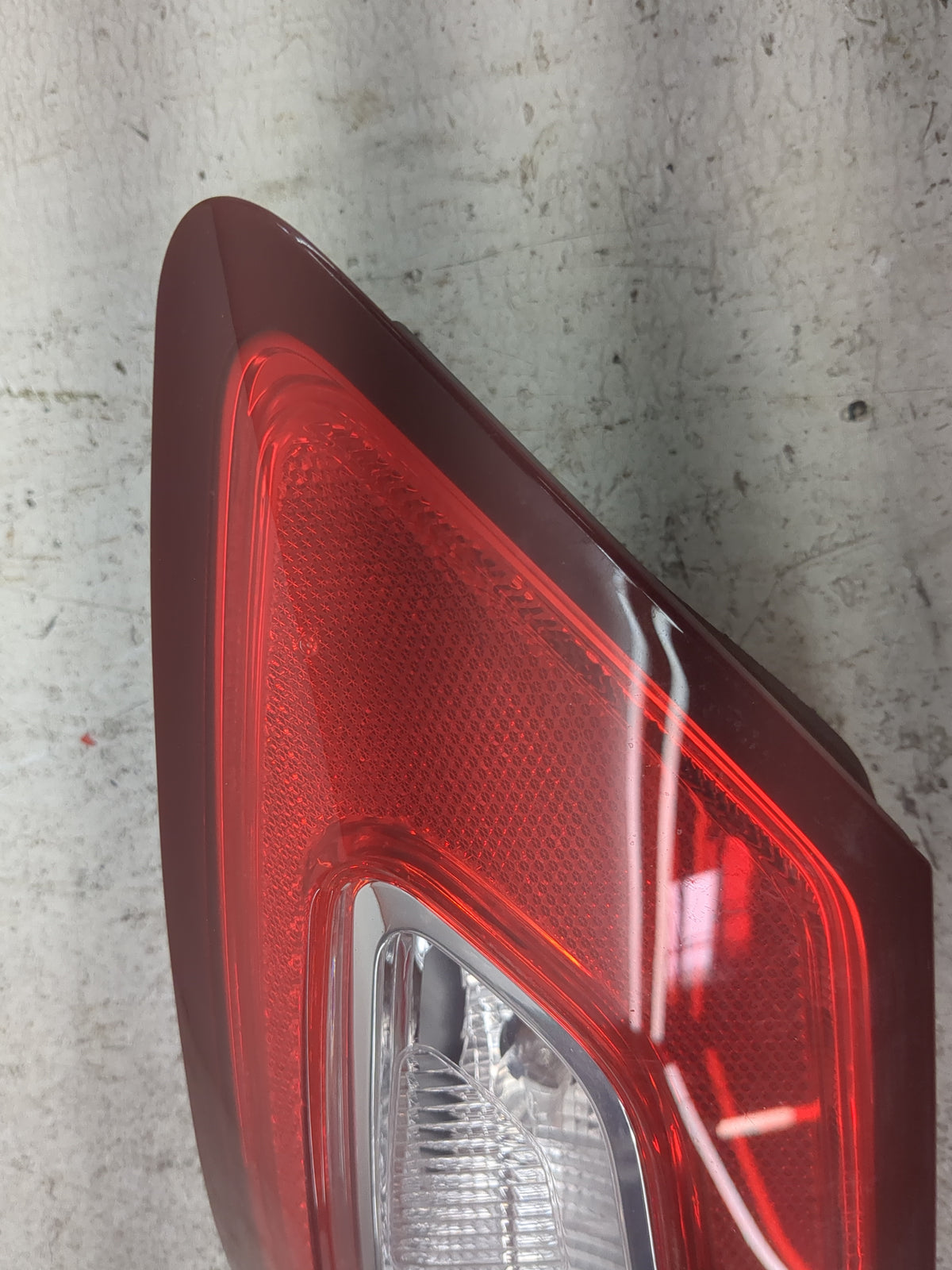 2013-2016 Ford Fusion Driver Left Side Deck Lid Mounted Tail Light Red - Oemusedautoparts1.com
