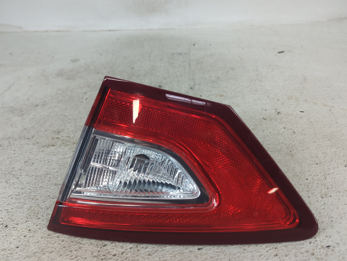 2013-2016 Ford Fusion Passenger Right Side Deck Lid Mounted Tail Light 1502173 - Oemusedautoparts1.com