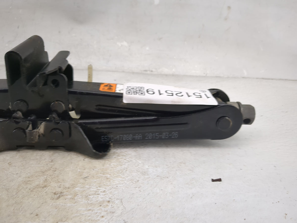 2016 Ford Fusion Spare Scissor Car Jack 1512519 - Oemusedautoparts1.com