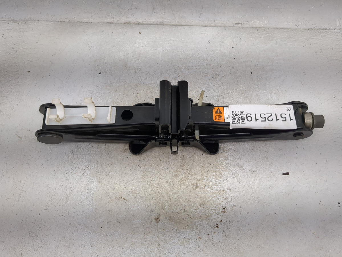 2016 Ford Fusion Spare Scissor Car Jack 1512519 - Oemusedautoparts1.com