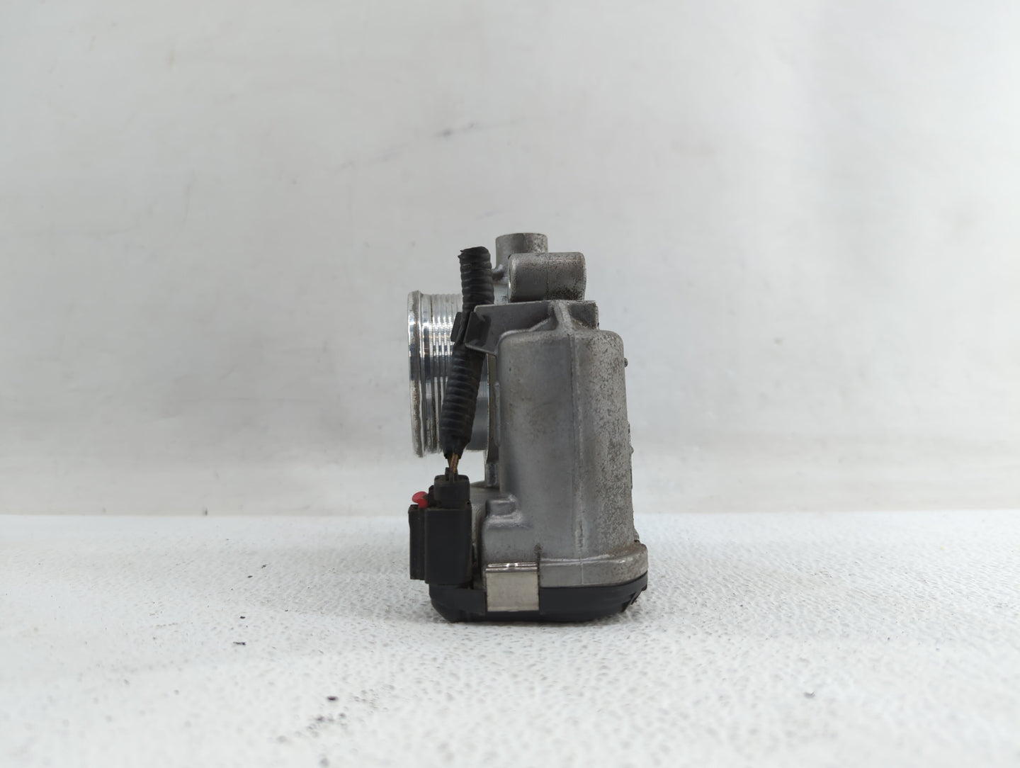 2014-2019 Ford Fusion Throttle Body P/N:DS7E-9F991-BB Fits Fits 2014 2015 2016 2017 2018 2019 OEM Used Auto Parts - Oemuseda