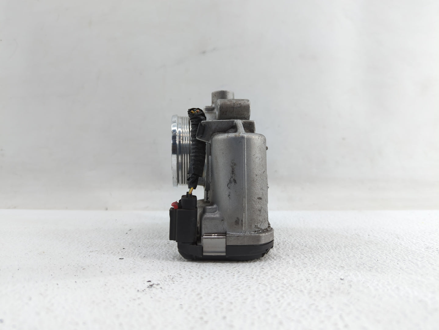 2014-2019 Ford Fusion Throttle Body P/N:DS7E-9F991-BB Fits Fits 2014 2015 2016 2017 2018 2019 OEM Used Auto Parts - Oemuseda