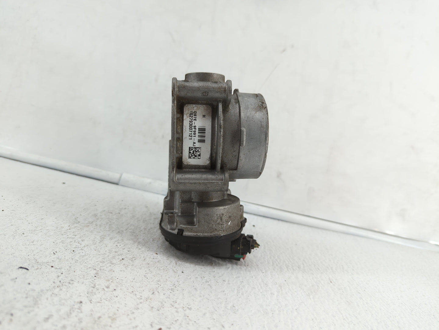 2013-2019 Ford Fusion Throttle Body P/N:DS7E-9F991-AK DS7E-9F991-AD Fits Fits 2013 2014 2015 2016 2017 2018 2019 2020 OEM Us