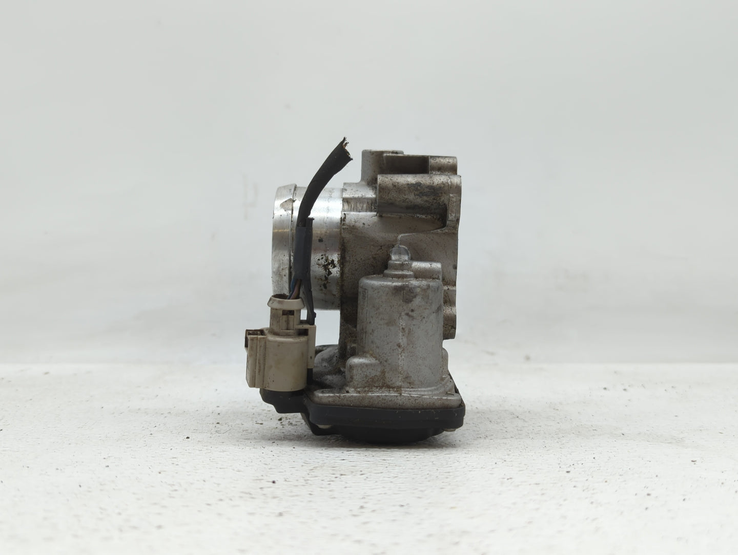 2014-2019 Ford Fusion Throttle Body P/N:50989011 DS7G-9F991-BB, DS7G-9E991-BB Fits Fits 2014 2015 2016 2017 2018 2019 OEM Us