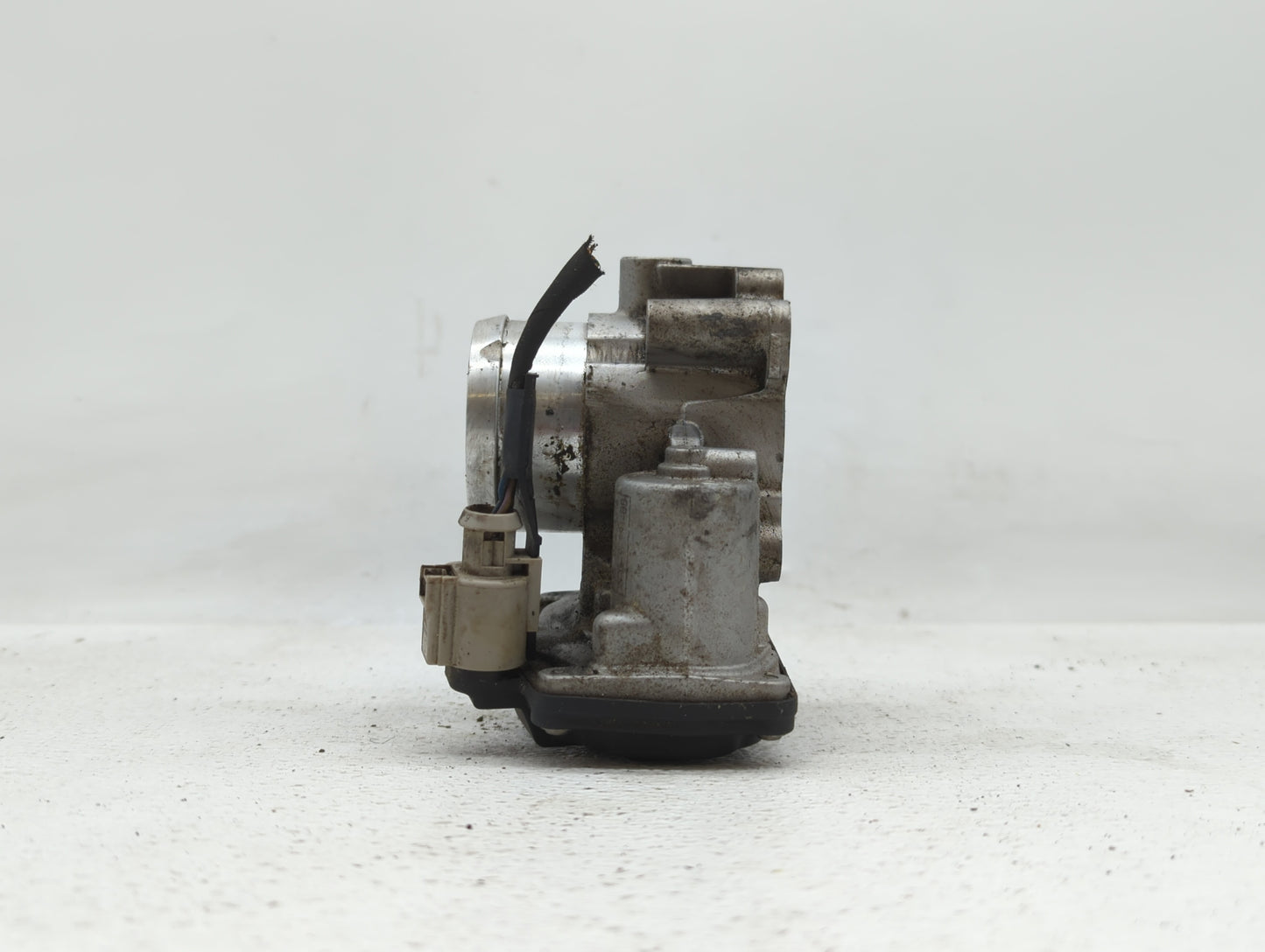 2014-2019 Ford Fusion Throttle Body P/N:50989011 DS7G-9F991-BB, DS7G-9E991-BB Fits Fits 2014 2015 2016 2017 2018 2019 OEM Us