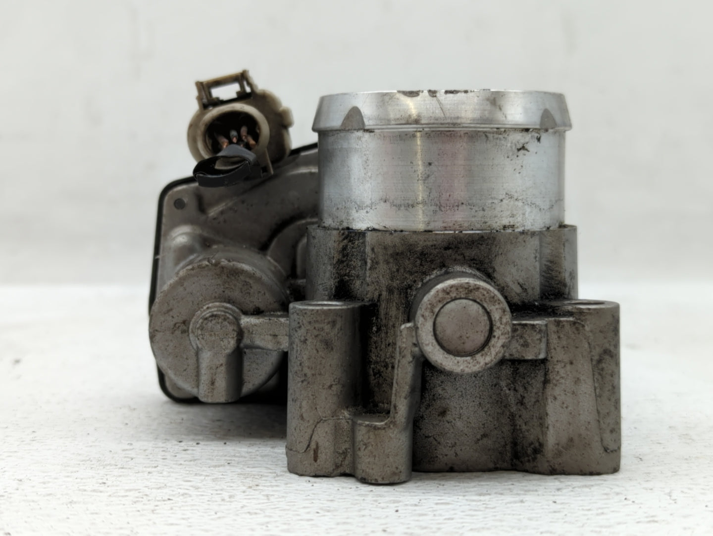 2014-2020 Ford Fusion Throttle Body P/N:DS7G-9F991-BB DS7G-9F991-CA Fits Fits 2014 2015 2016 2017 2018 2019 2020 OEM Used Au