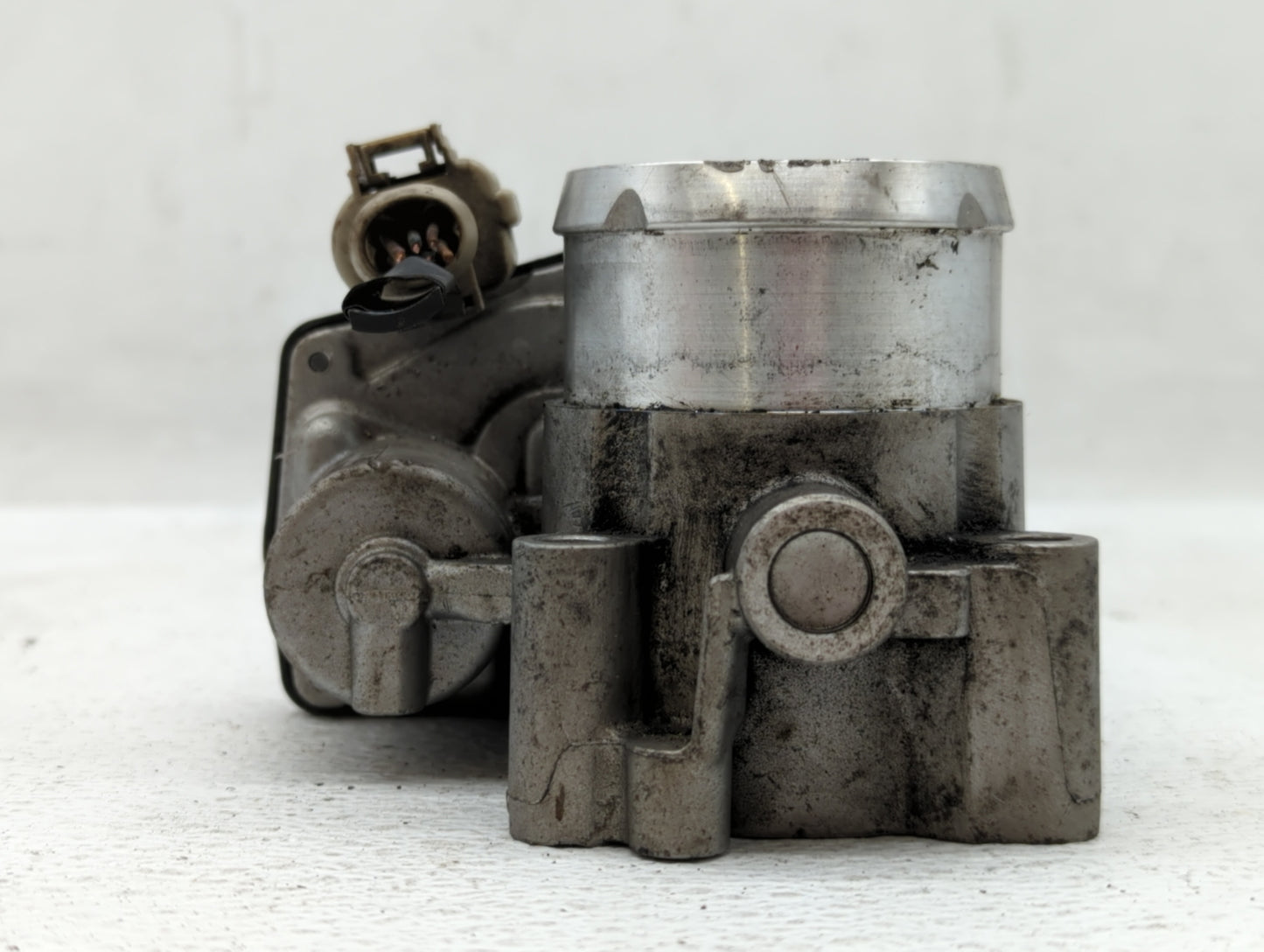 2014-2020 Ford Fusion Throttle Body P/N:DS7G-9F991-BB DS7G-9F991-CA Fits Fits 2014 2015 2016 2017 2018 2019 2020 OEM Used Au