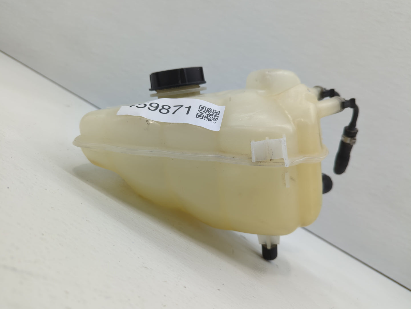 2015-2016 Ford Fusion Windshield Washer Fluid Reservoir Bottle Oem - Oemusedautoparts1.com
