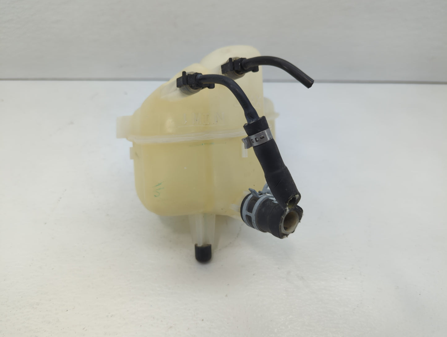 2015-2016 Ford Fusion Windshield Washer Fluid Reservoir Bottle Oem - Oemusedautoparts1.com